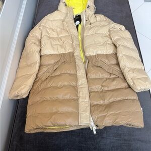OOFF WEAR Two-Tone Beige Puffer Coat